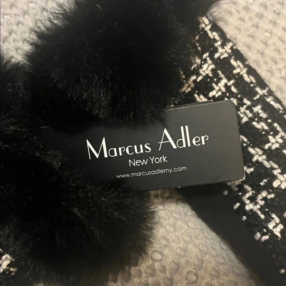 Chic Black & White Tweed Plaid Patterned Faux  Fur-Trimmed Touchscreen Gloves